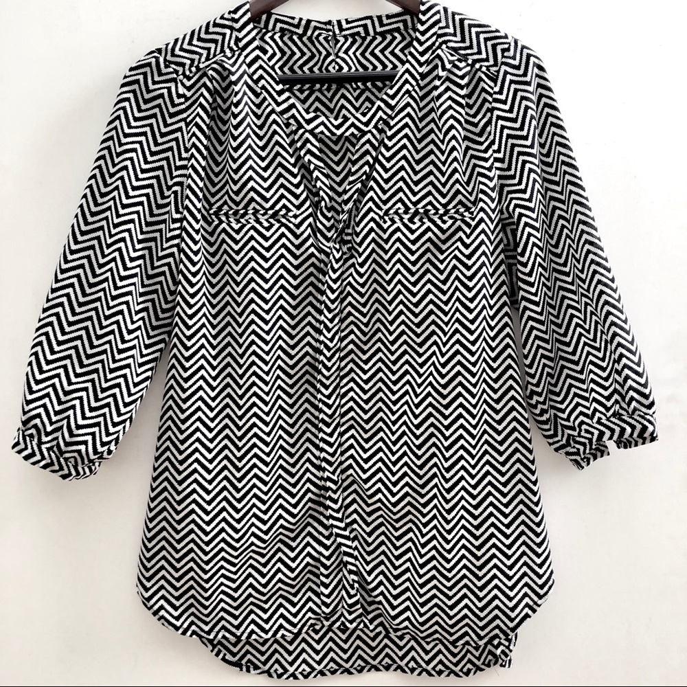 French Connection Black & White Chevron Hi-lo Top